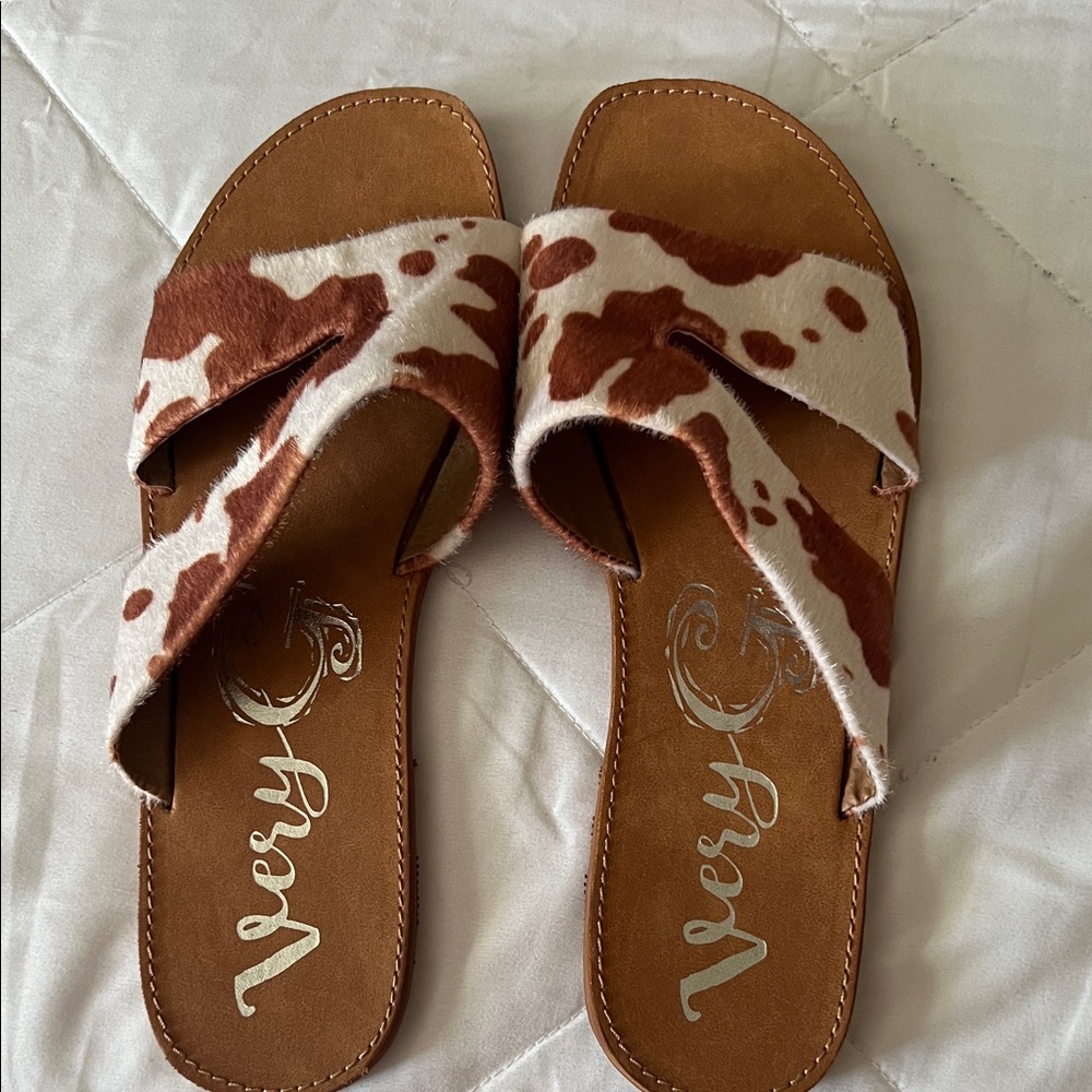 Very G Cowhide Pattern Sandals